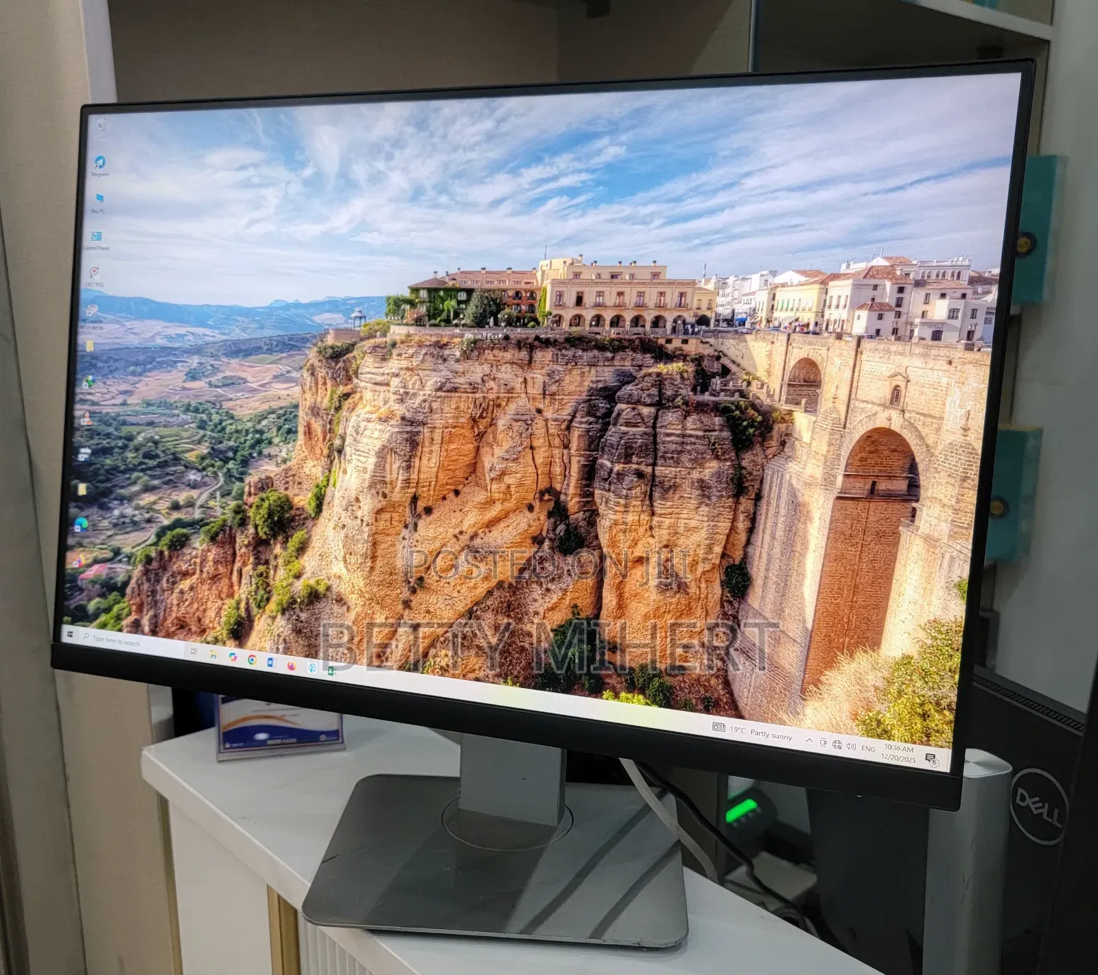 🅓🅔🅛🅛 24" Frameless Monitor