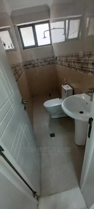 5bdrm House in አአ, Bole for Sale