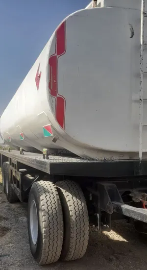 2025 ሲኖ Tx-371 Hp ቦቴ ከነተሳቢው a-34