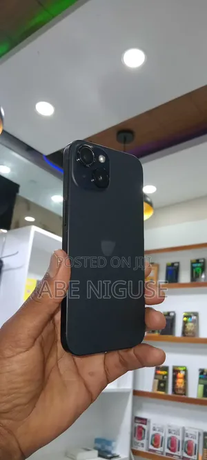 Photo - Apple iPhone 15 128 GB Black
