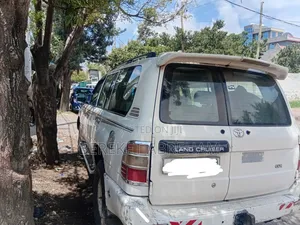 Toyota Land Cruiser 2004 White