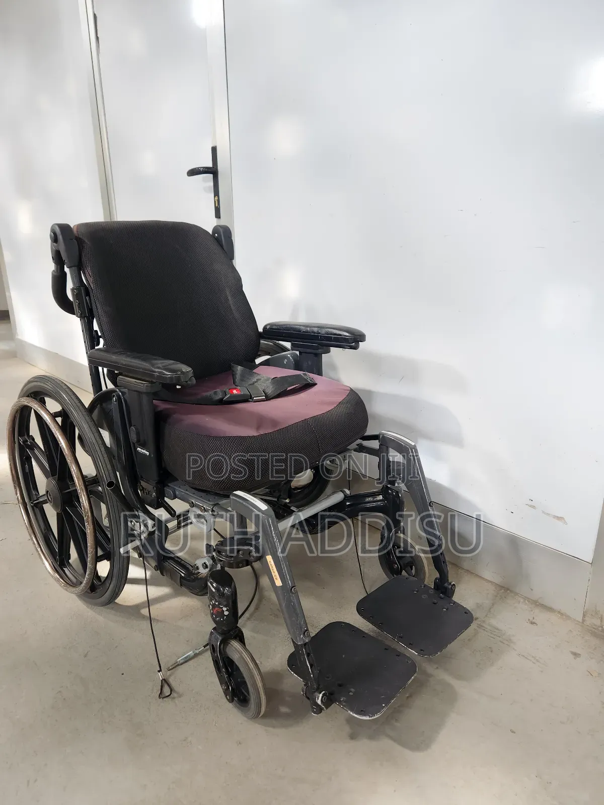 ዊልቸር የአውሮፓ ጠንካራ ዊልቸር Wheelchair፮¤Wheelchair€፴ጠንካራ ዊልቸር塿不wheelchair
