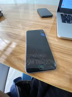 Photo - Apple iPhone 6s 16 GB Silver