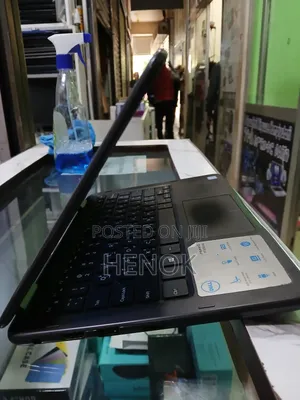 Laptop Dell Inspiron 11 3179 4GB Intel Core M3 HDD 500GB