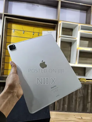 Apple iPad Pro 12.9 (2022) 512 GB Silver