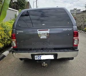 Toyota Hilux 2010 Blue
