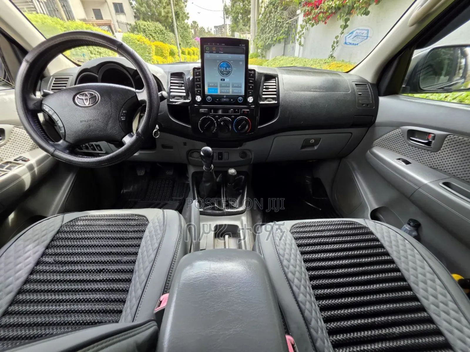 Toyota Hilux 2010 Blue