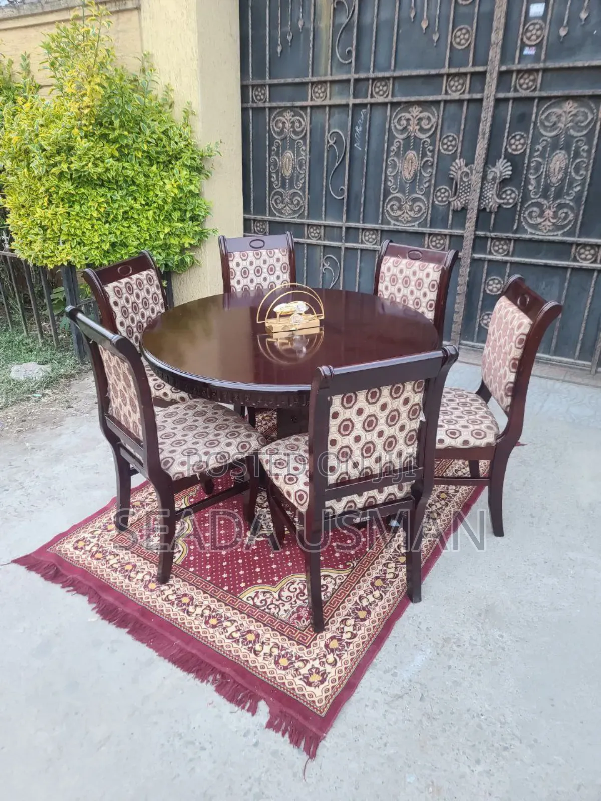 ዘመናዊ የምግብ ጠረጴዛ ባለ 6ወንበር