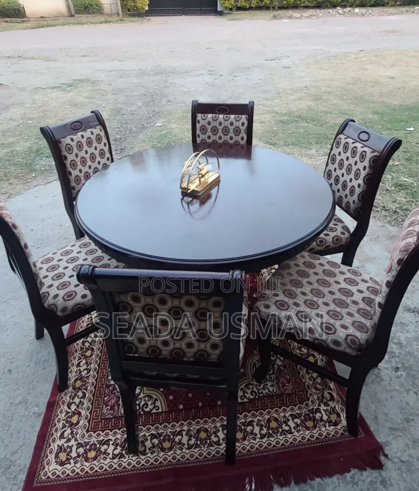 ዘመናዊ የምግብ ጠረጴዛ ባለ 6ወንበር