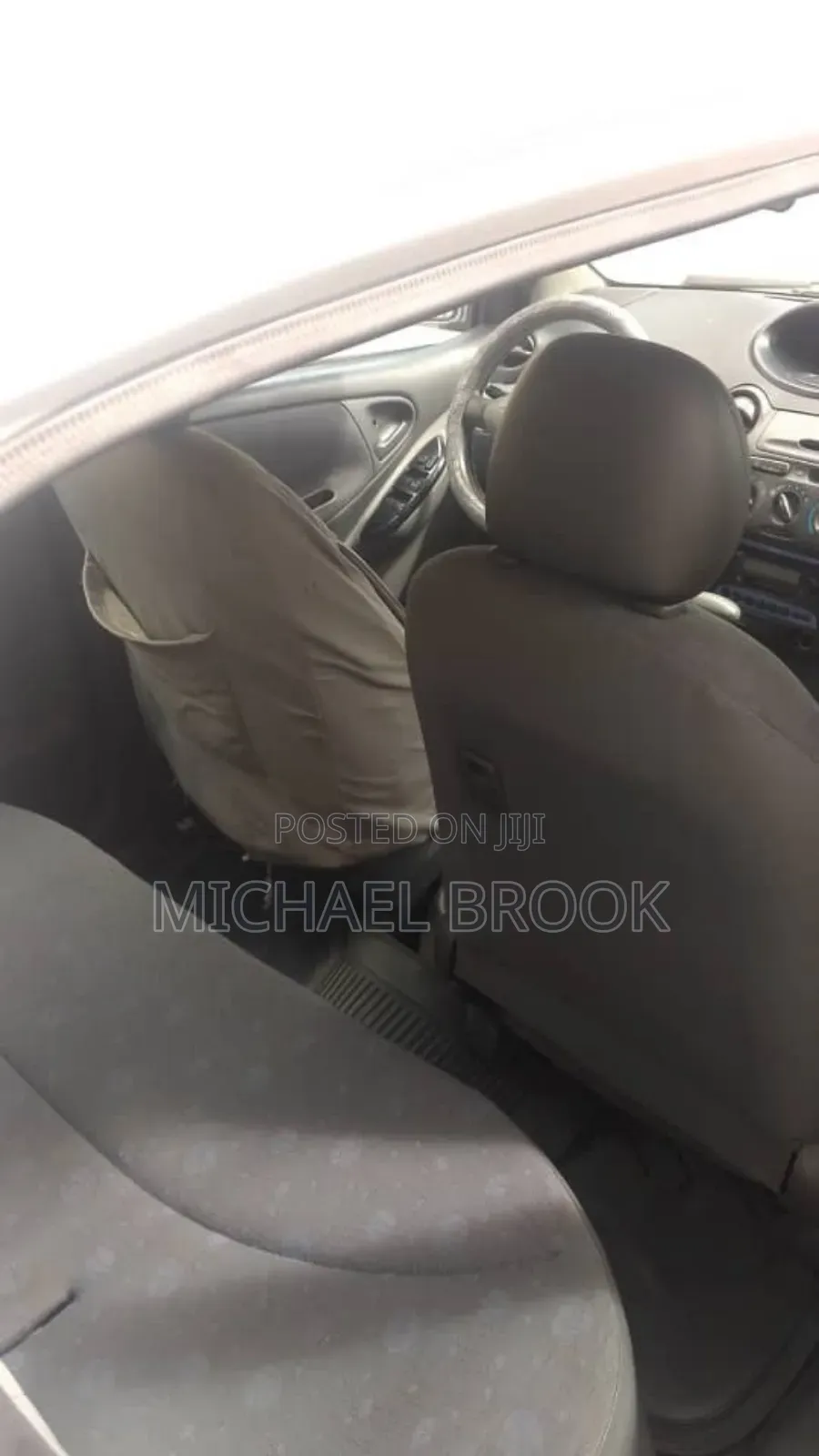 Toyota Vitz 2001 Silver