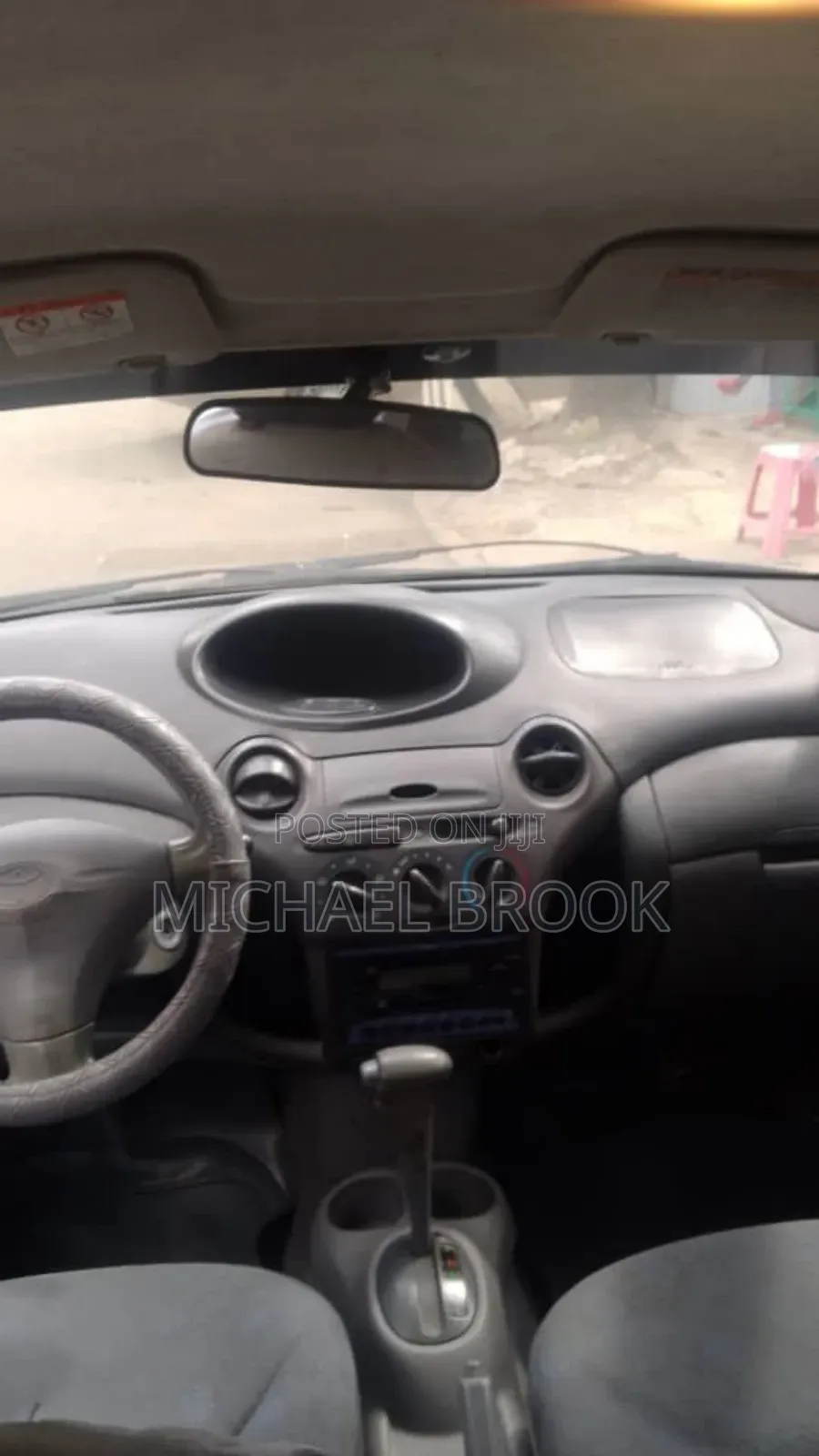 Toyota Vitz 2001 Silver