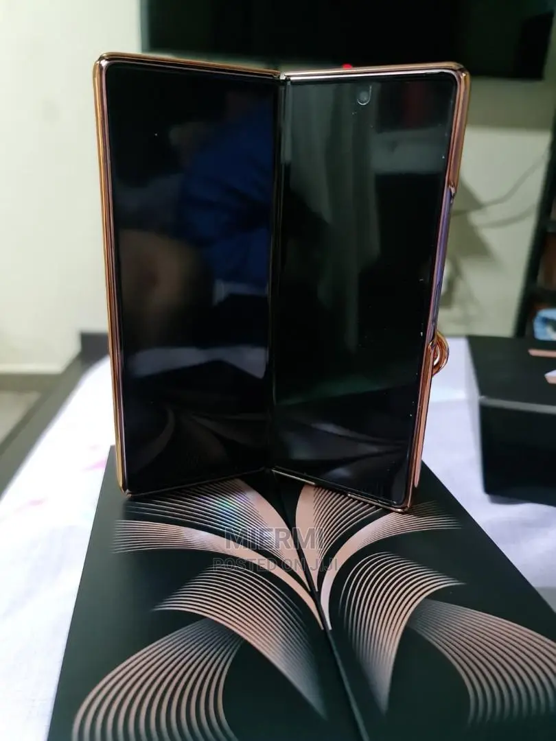 New Samsung Galaxy Z Fold 2 256 GB Bronze
