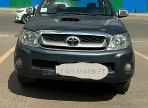 Toyota Hilux 2011 Gray