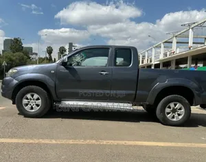Toyota Hilux 2011 Gray