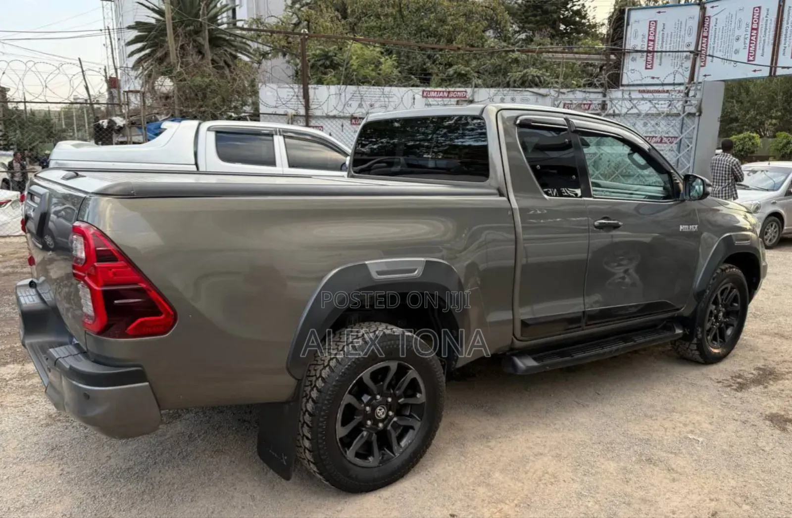 Toyota Hilux 2021 Gray