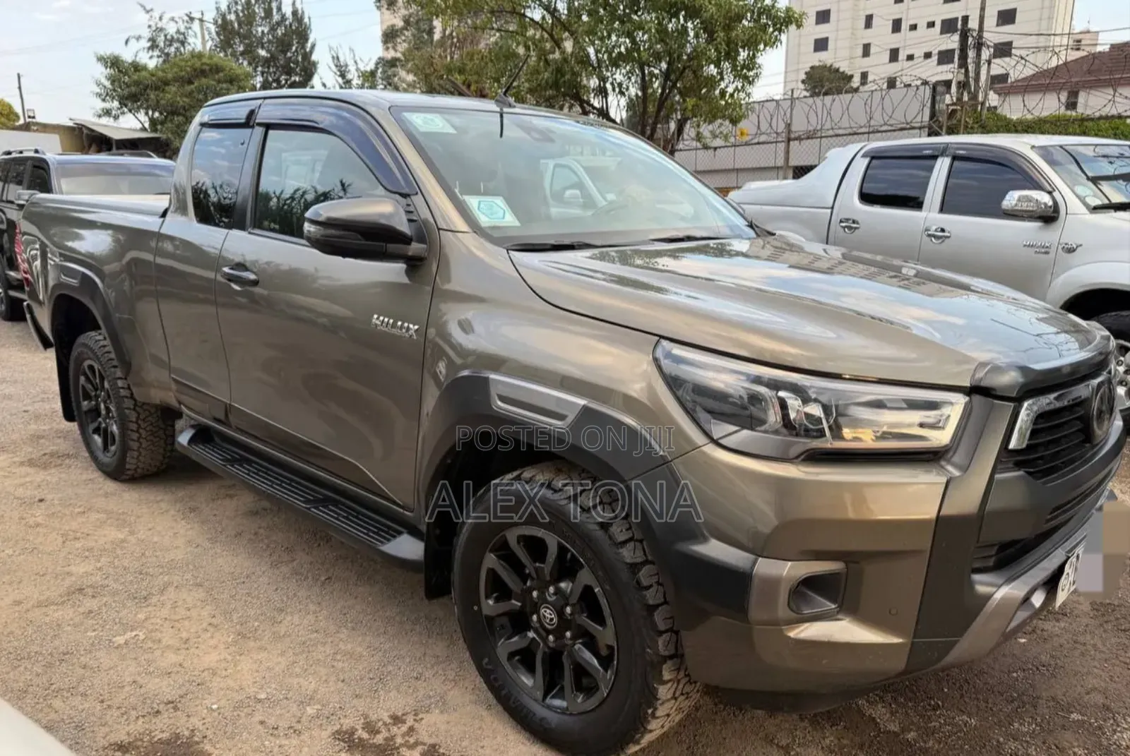 Toyota Hilux 2021 Gray