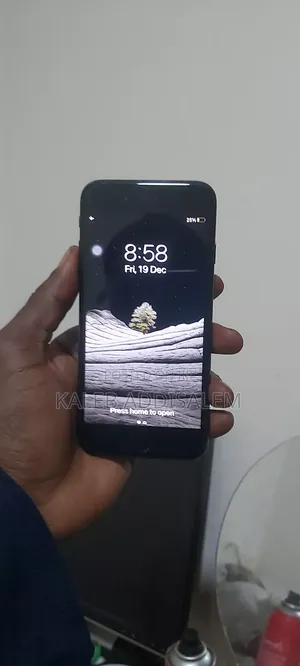 New Apple iPhone 7 128 GB Black