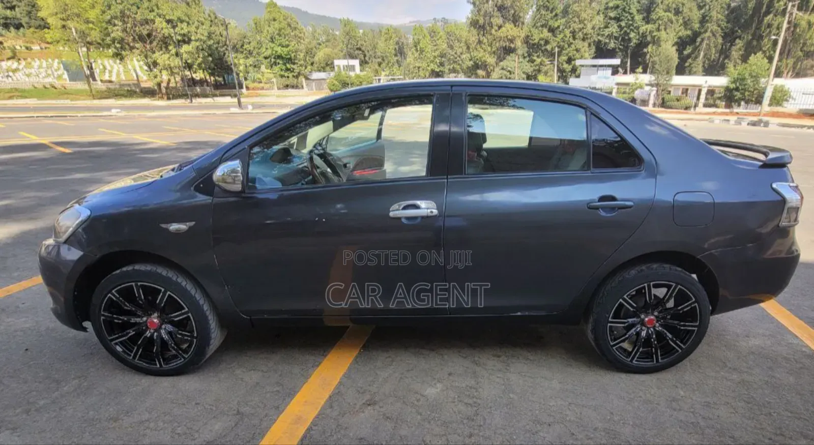 Toyota Yaris 2010 Gray