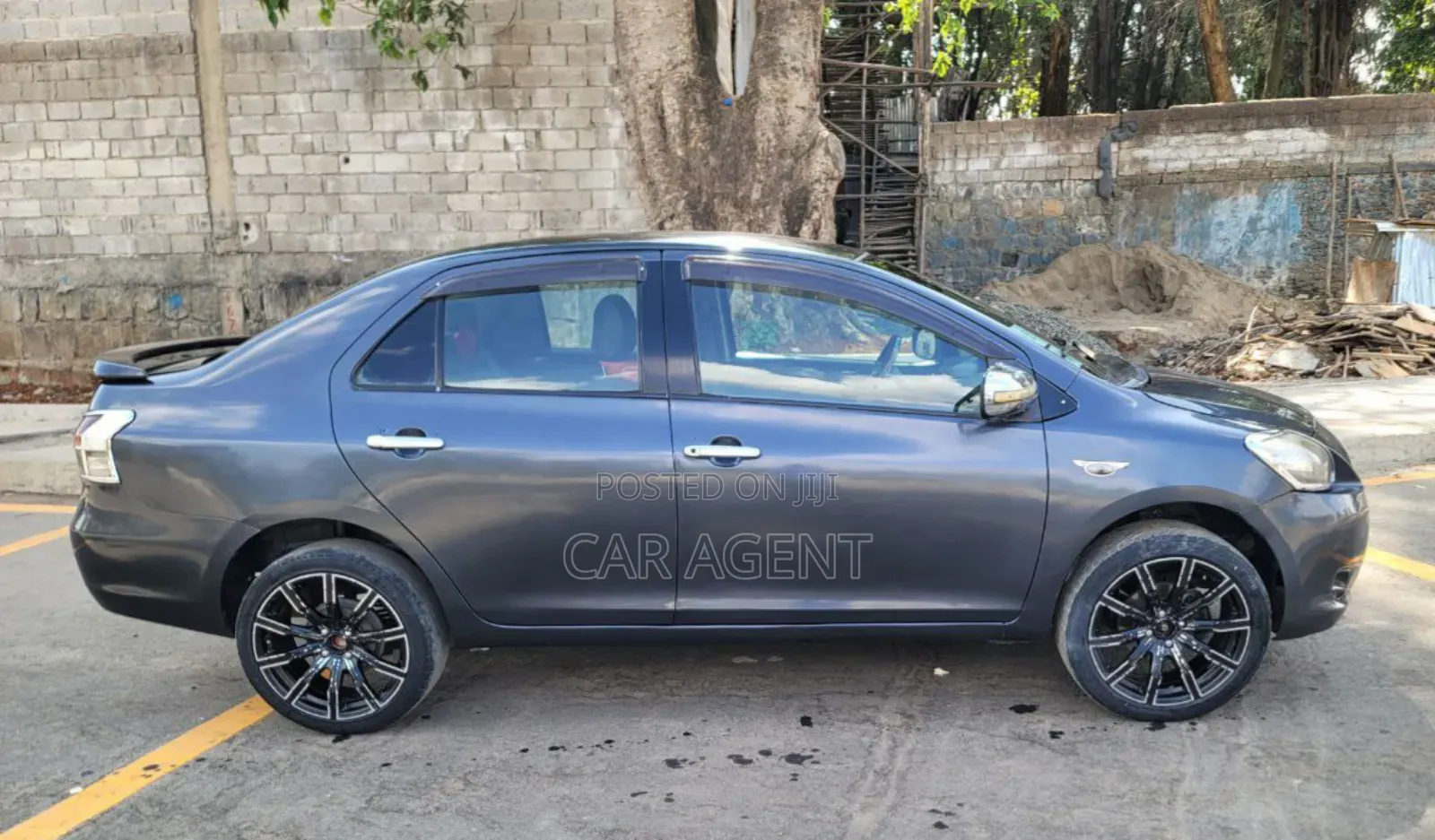 Toyota Yaris 2010 Gray