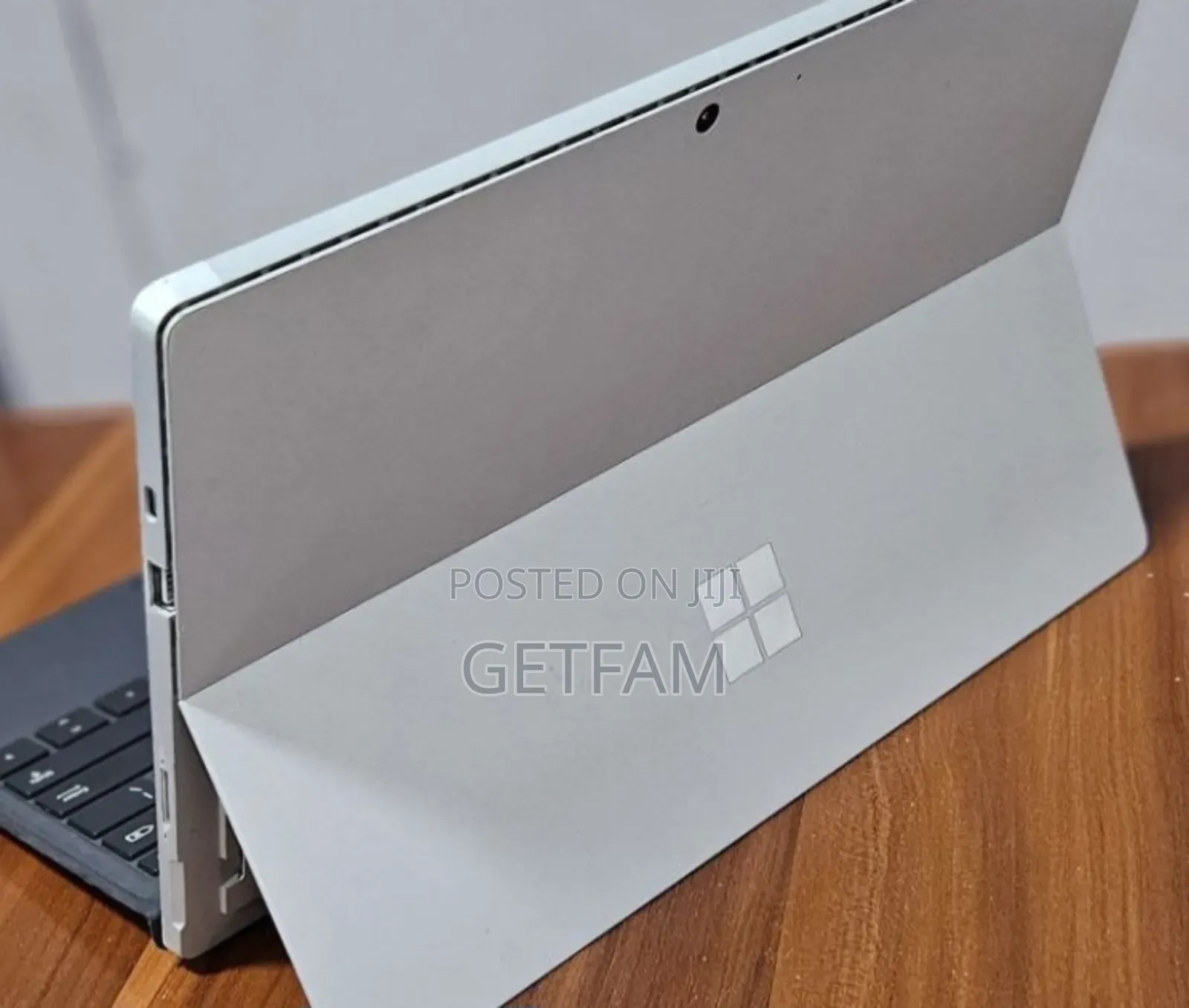 New Laptop Microsoft Surface 8GB Intel SSD 128GB