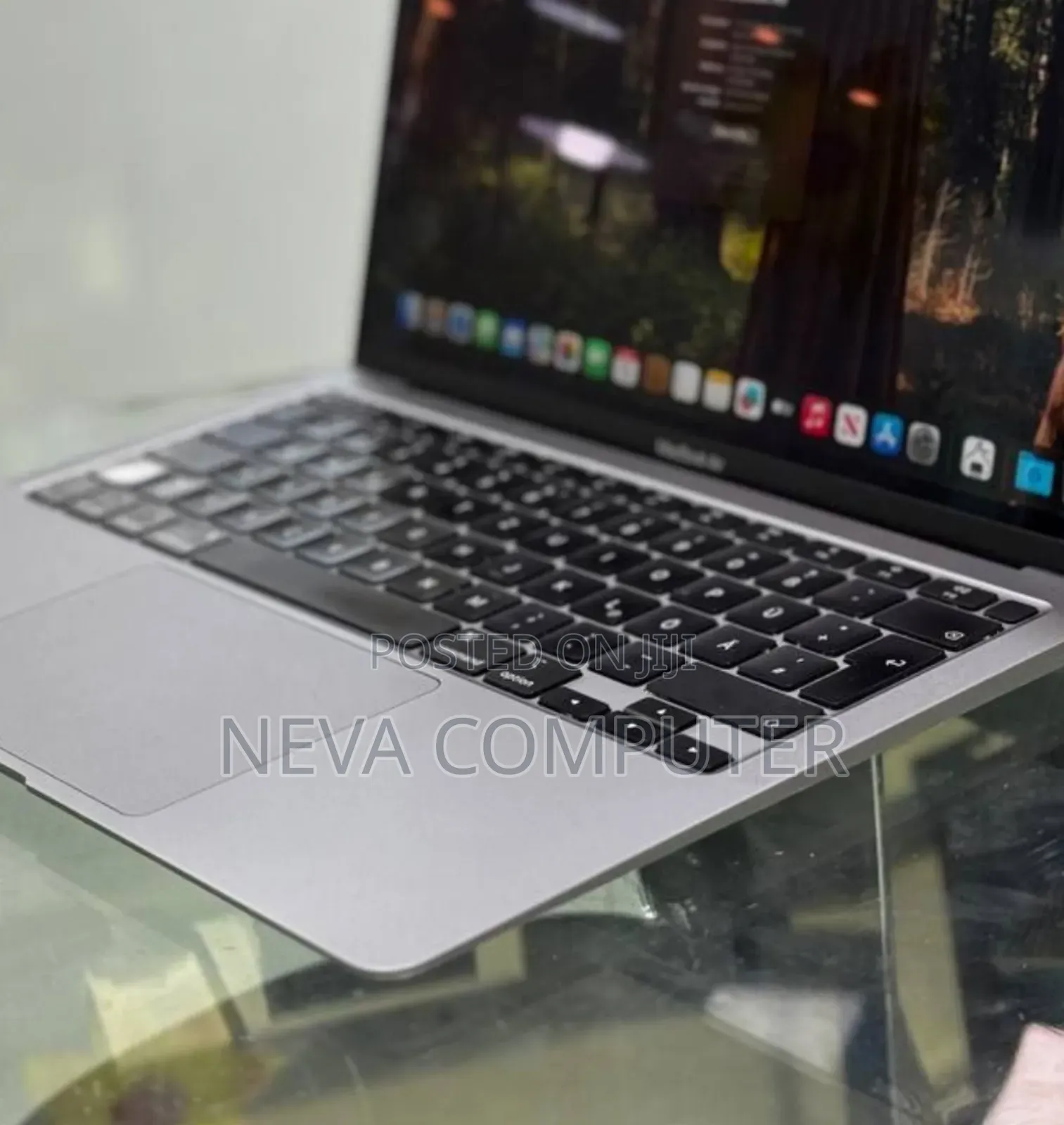 New Laptop Apple MacBook 2020 8GB Intel Core I3 SSD 256GB