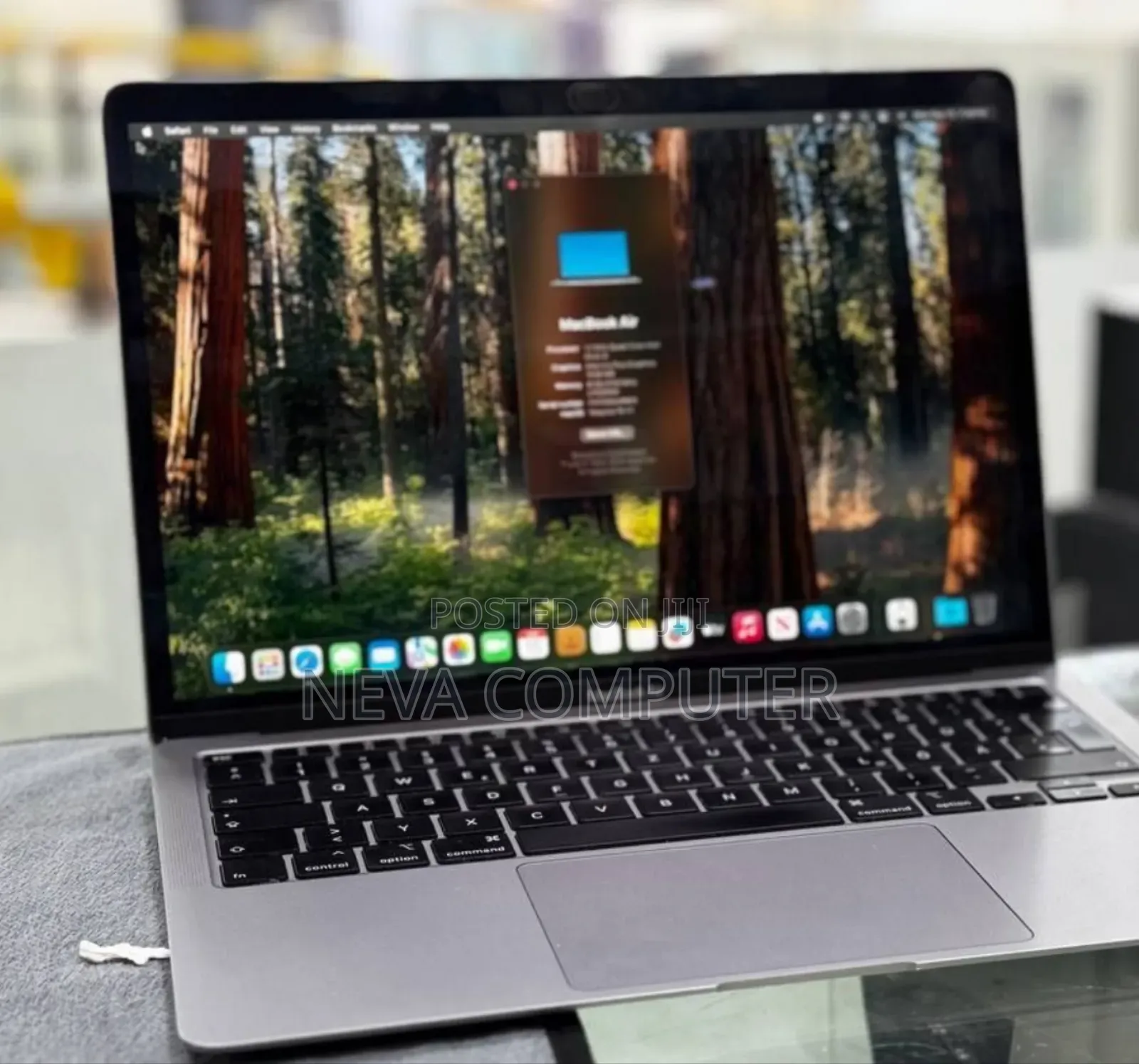 New Laptop Apple MacBook 2020 8GB Intel Core I3 SSD 256GB