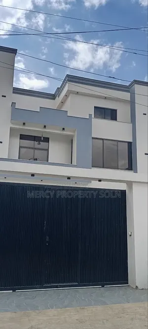 10bdrm House in Bole for sale