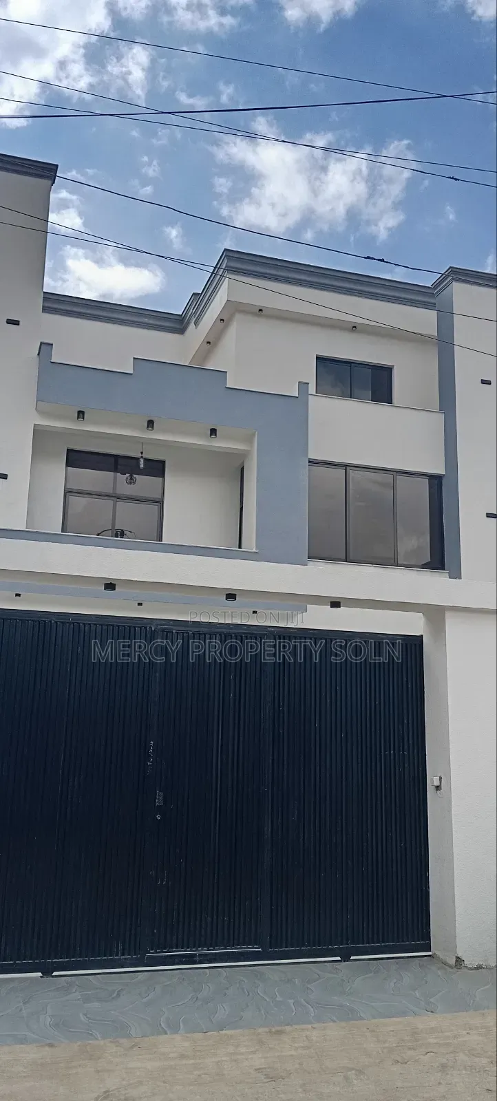 10bdrm House in Bole for sale