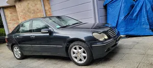 Photo - Mercedes-Benz C240 2.6 4MATIC AWD 2002 Black