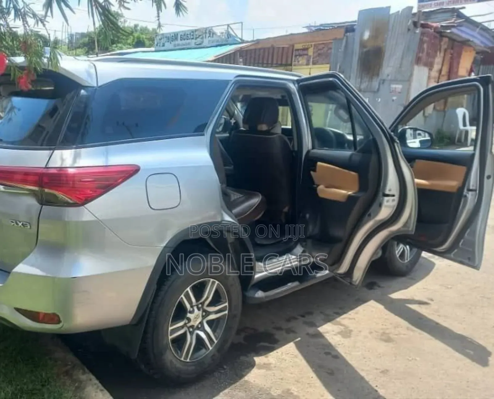Toyota Fortuner 2020 Gold