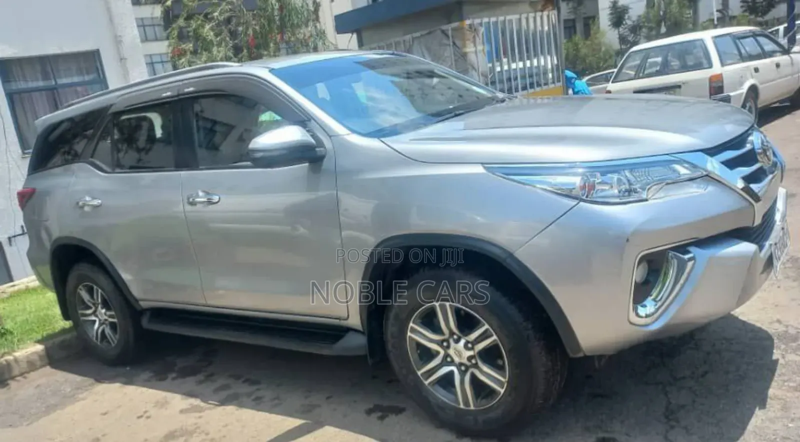 Toyota Fortuner 2020 Gold