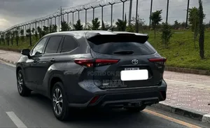 Toyota Highlander Hybrid 2022 Gray
