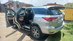 Toyota Fortuner 2020 Silver
