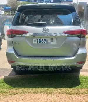 Toyota Fortuner 2020 Silver