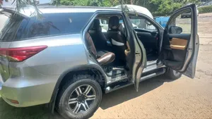 Toyota Fortuner 2020 Silver