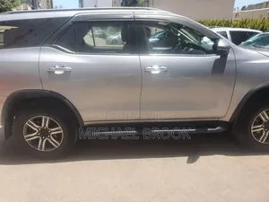 Toyota Fortuner 2020 Silver