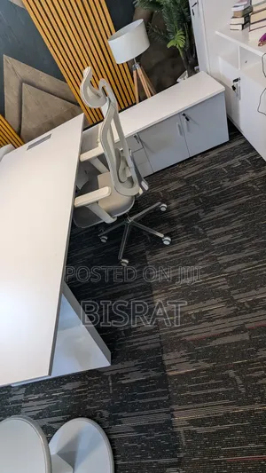 Premium General Manager Table and Chairs