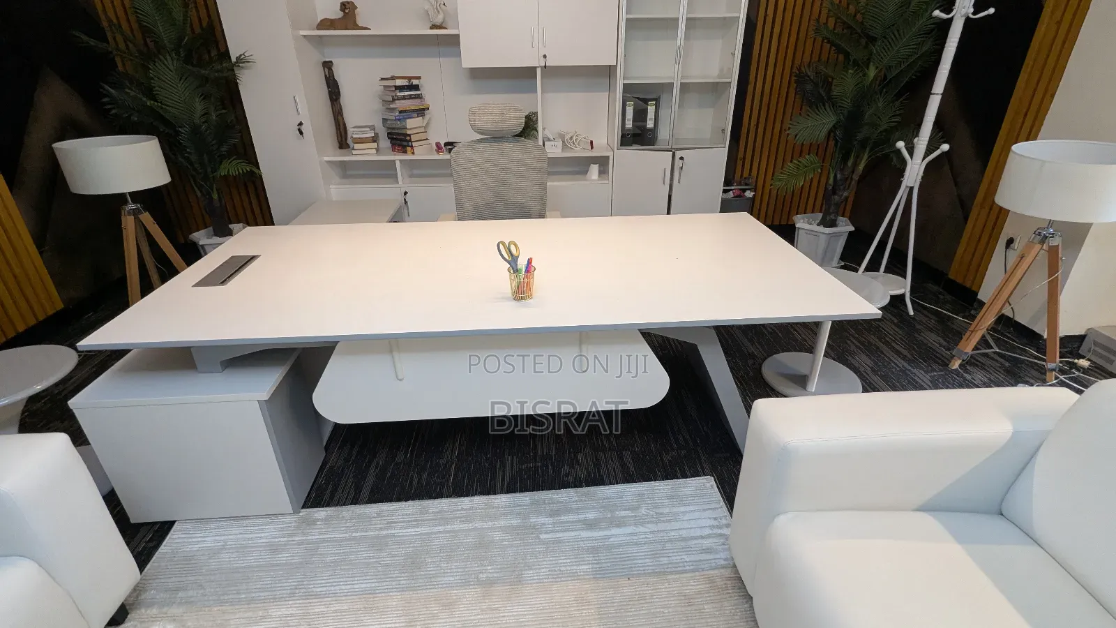 Premium General Manager Table and Chairs