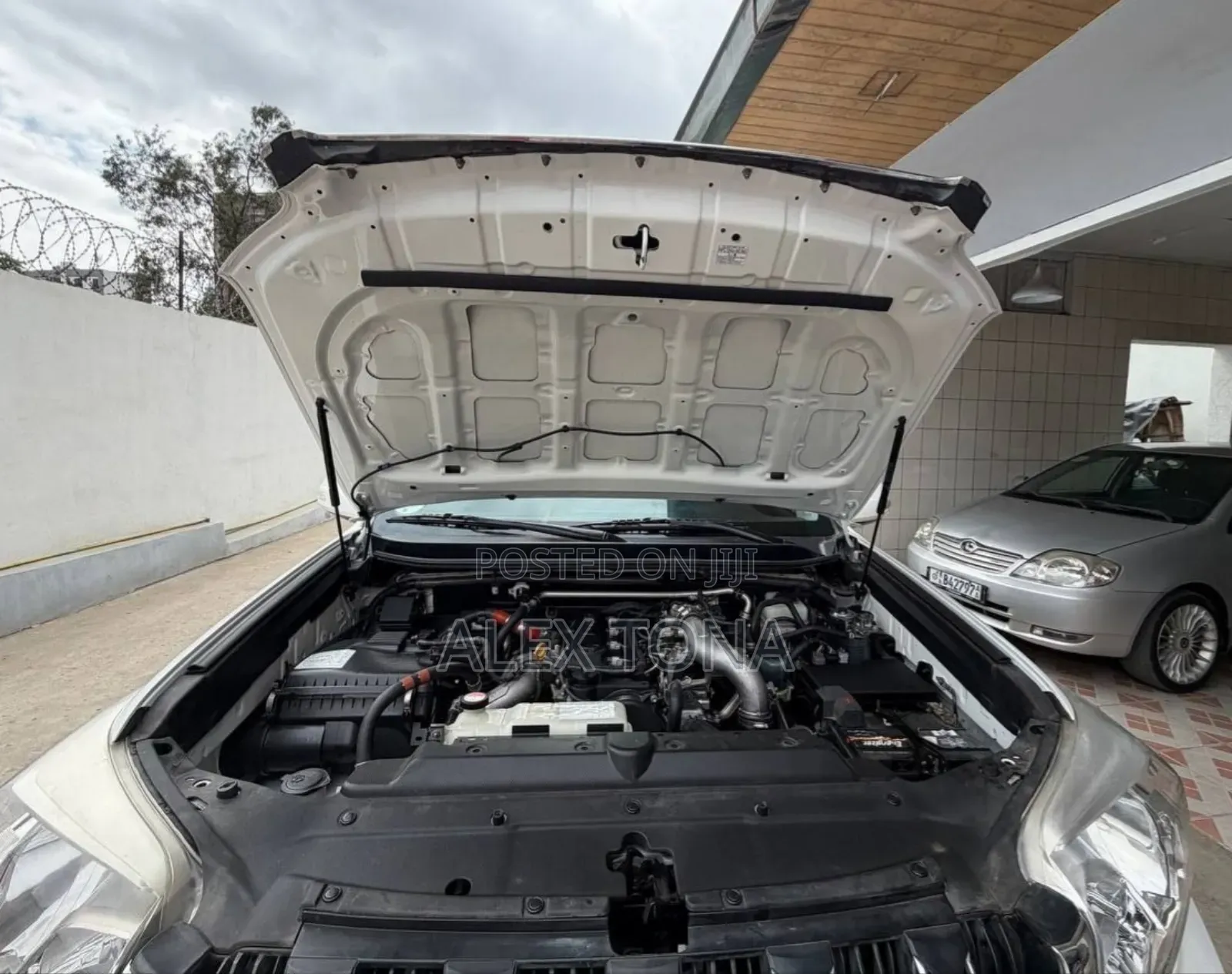 Toyota Land Cruiser Prado 2016 White