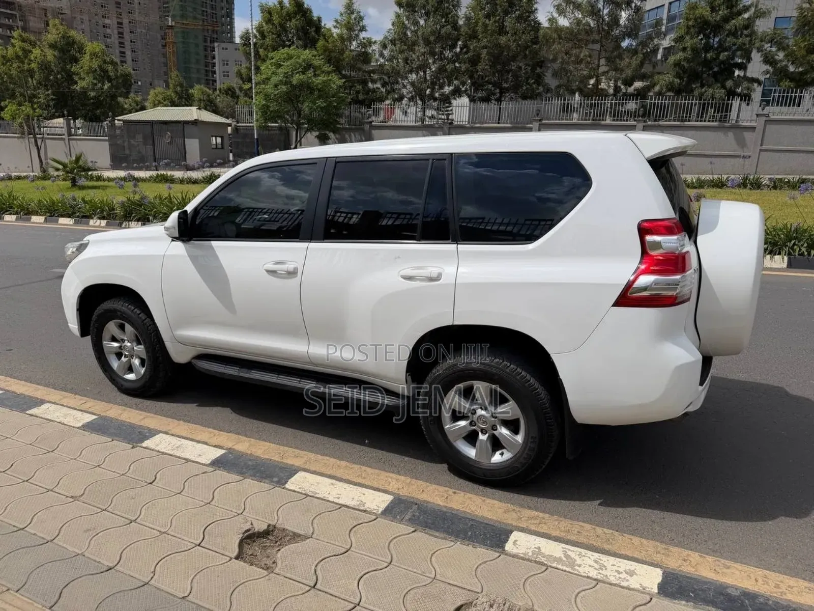 Toyota Land Cruiser Prado 2016 White