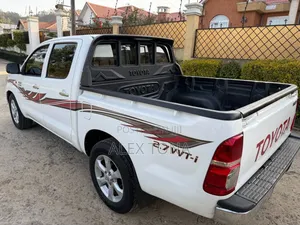 Toyota Hilux 2015 White
