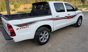 Toyota Hilux 2015 White