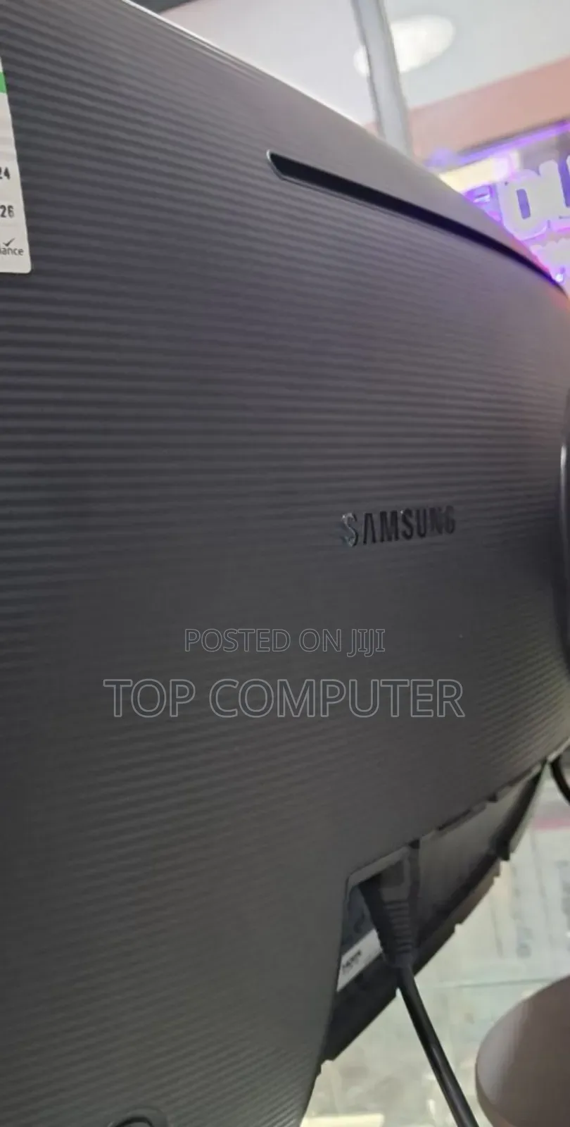 Samsung 32′′ Curved Monitor