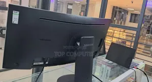 Samsung 32′′ Curved Monitor