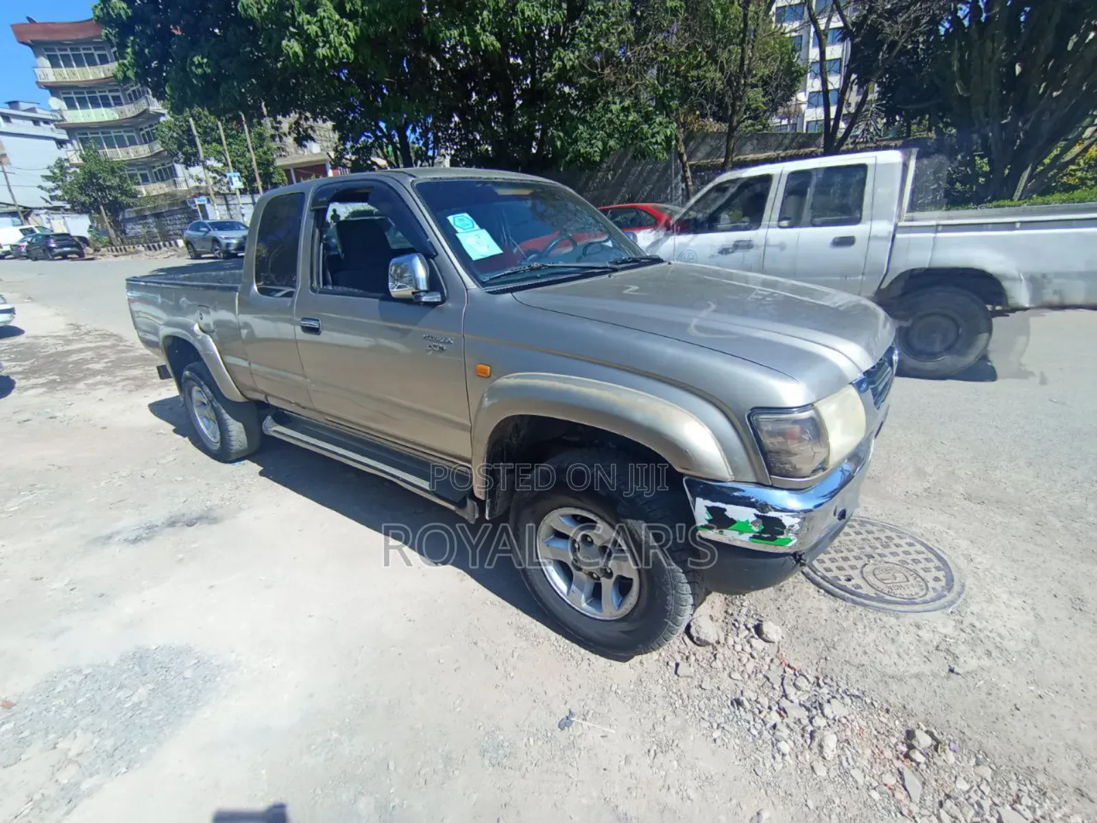 Toyota Hilux 2003 Gold