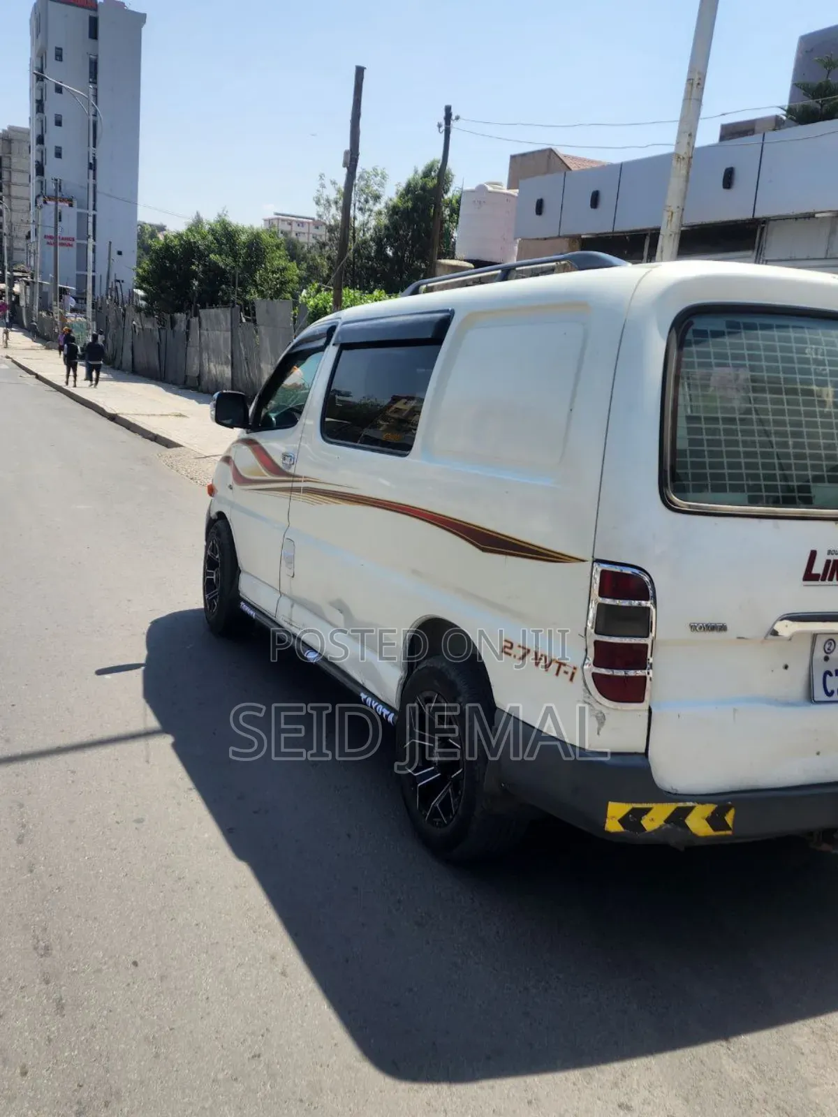 Toyota HiAce 2002 White