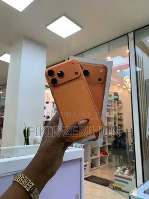 Photo - New Apple iPhone 17 Pro 256 GB Orange