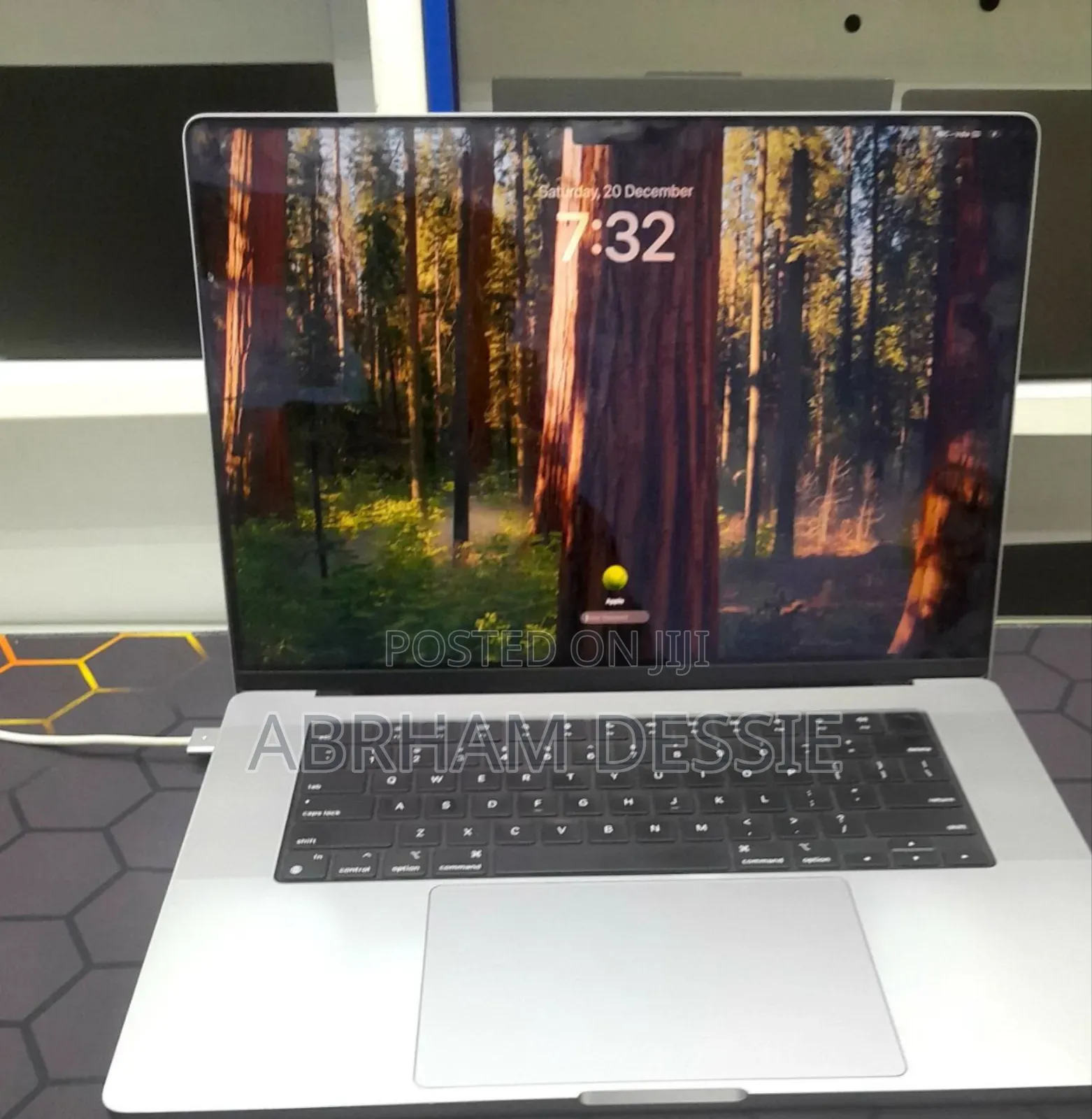 New Laptop Apple MacBook Pro M1 64GB Apple M1 SSD 16 GB