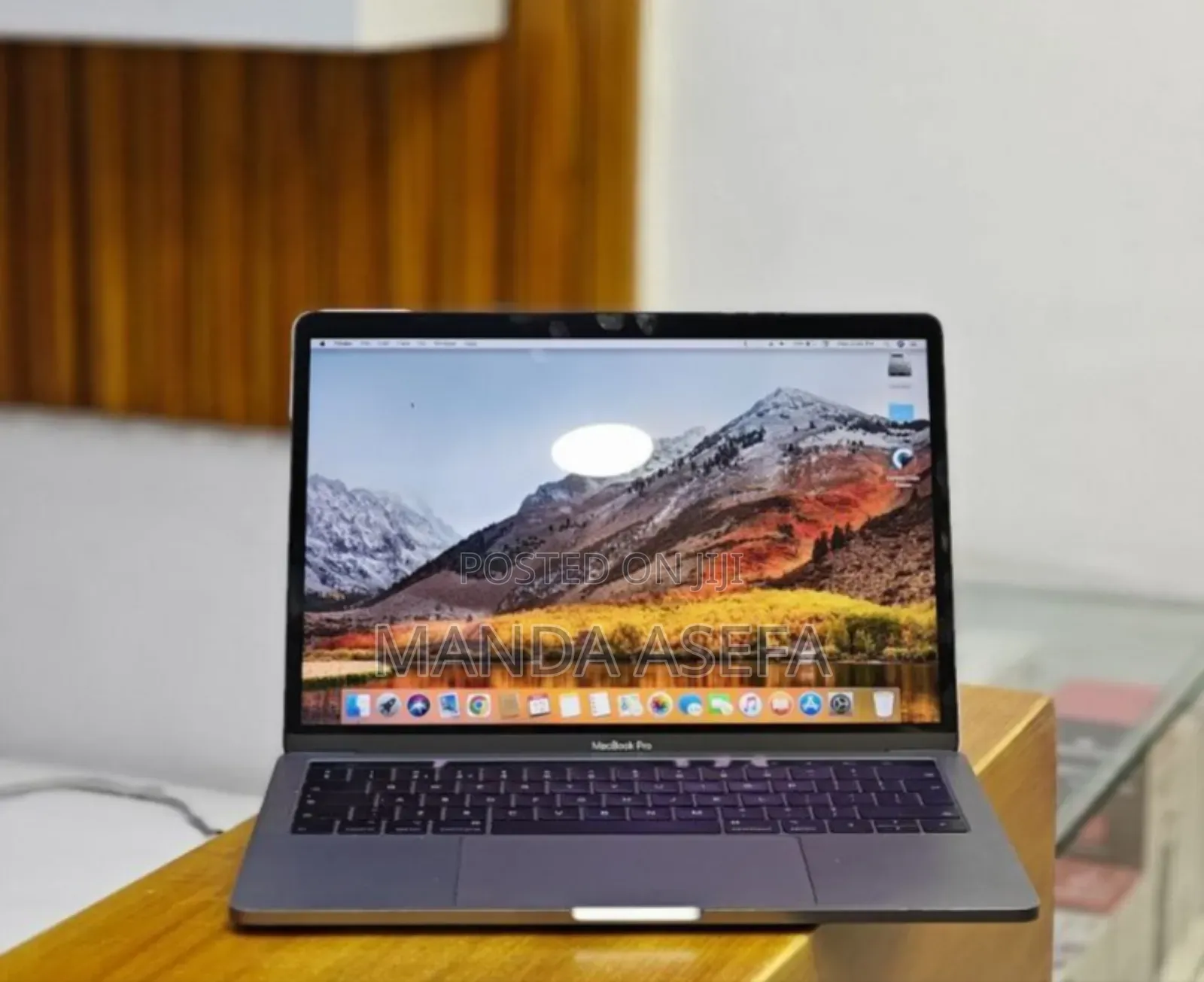 New Laptop Apple MacBook Pro 2019 8GB Intel Core I5 SSD 512GB