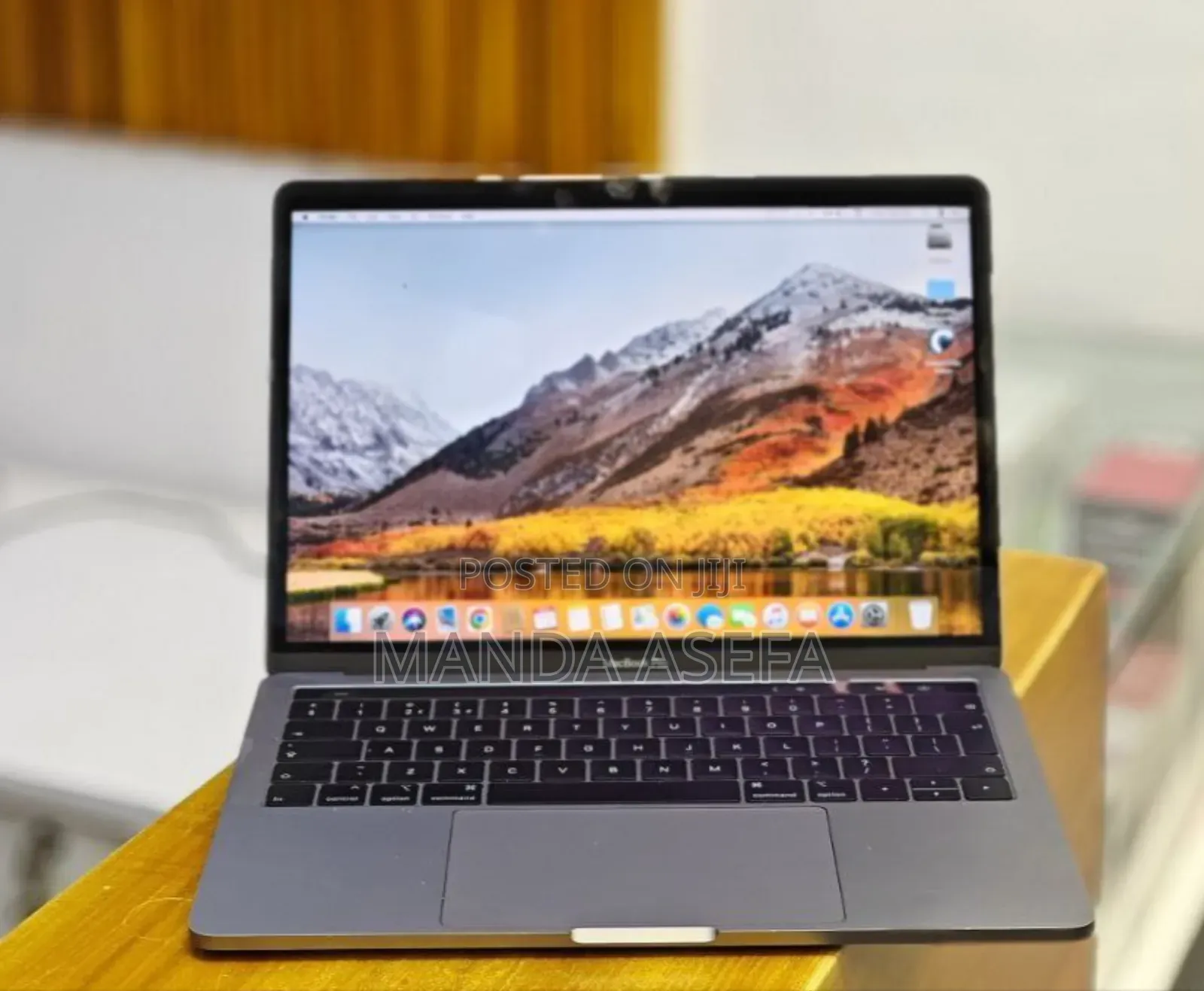 New Laptop Apple MacBook Pro 2019 8GB Intel Core I5 SSD 512GB